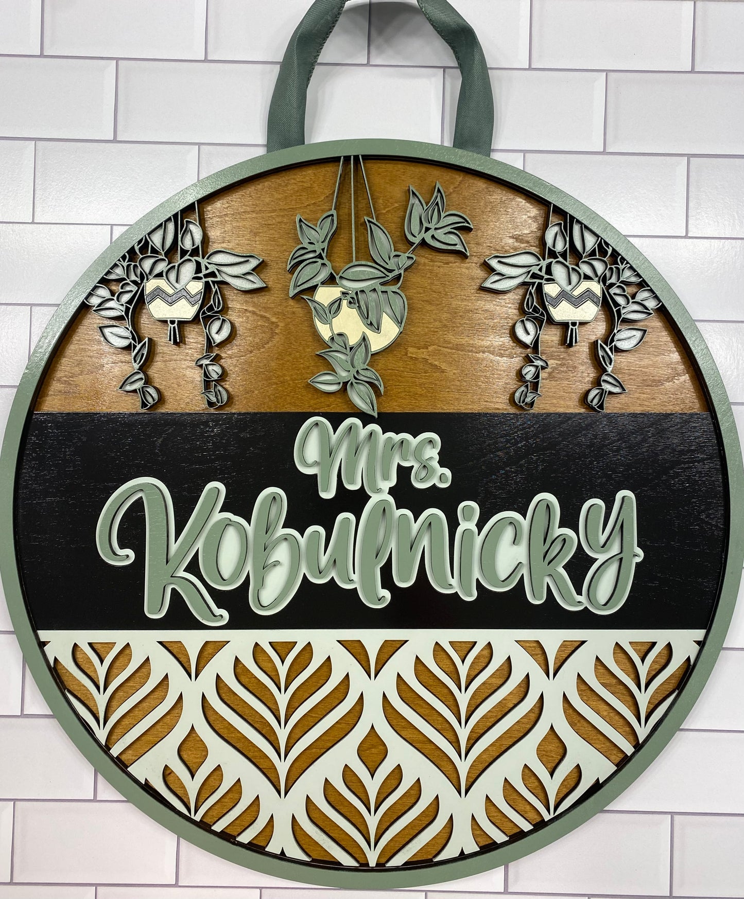Leaf and Greet Door Hanger
