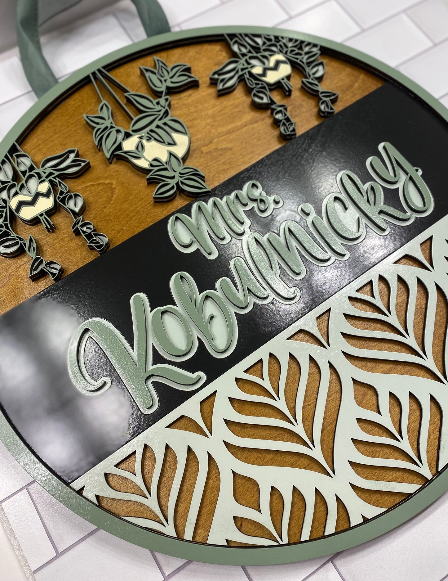 Leaf and Greet Door Hanger