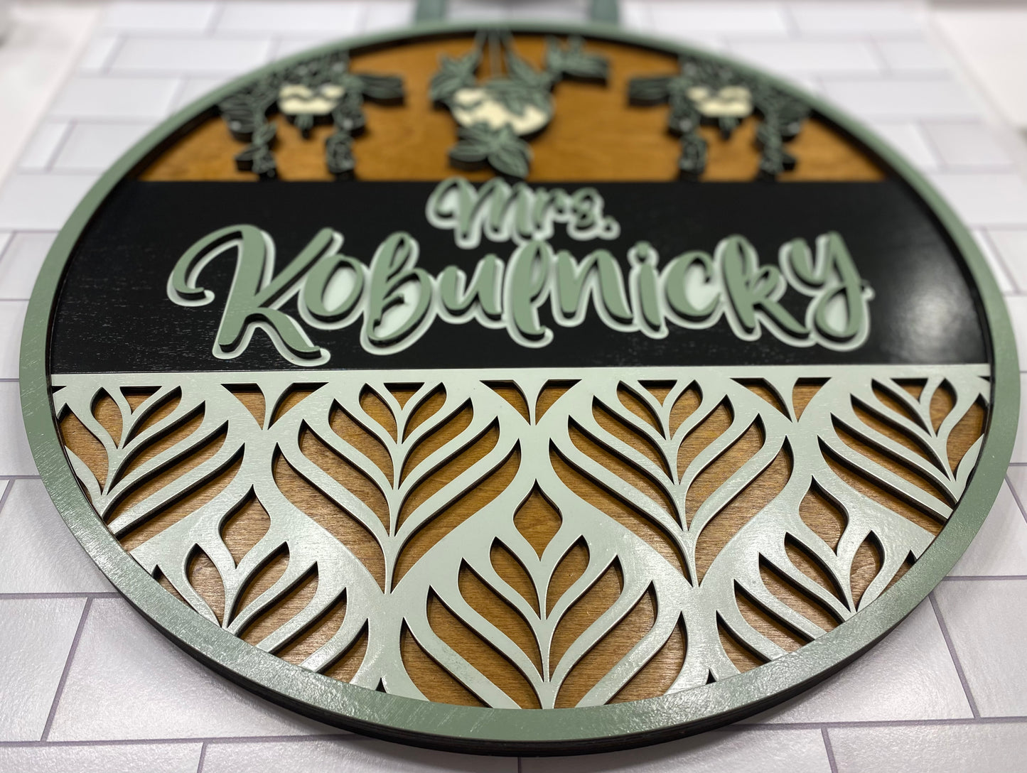 Leaf and Greet Door Hanger