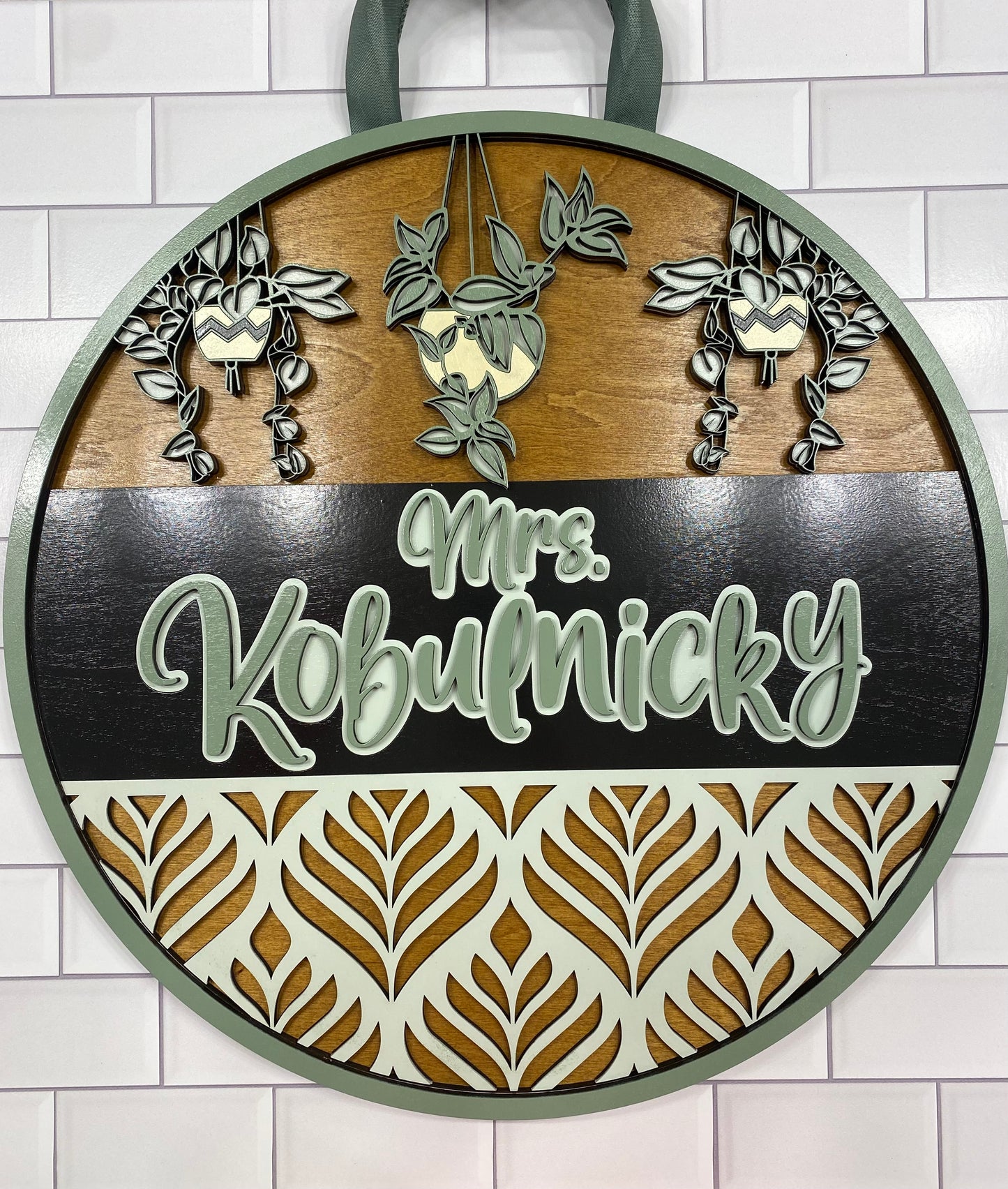 Leaf and Greet Door Hanger