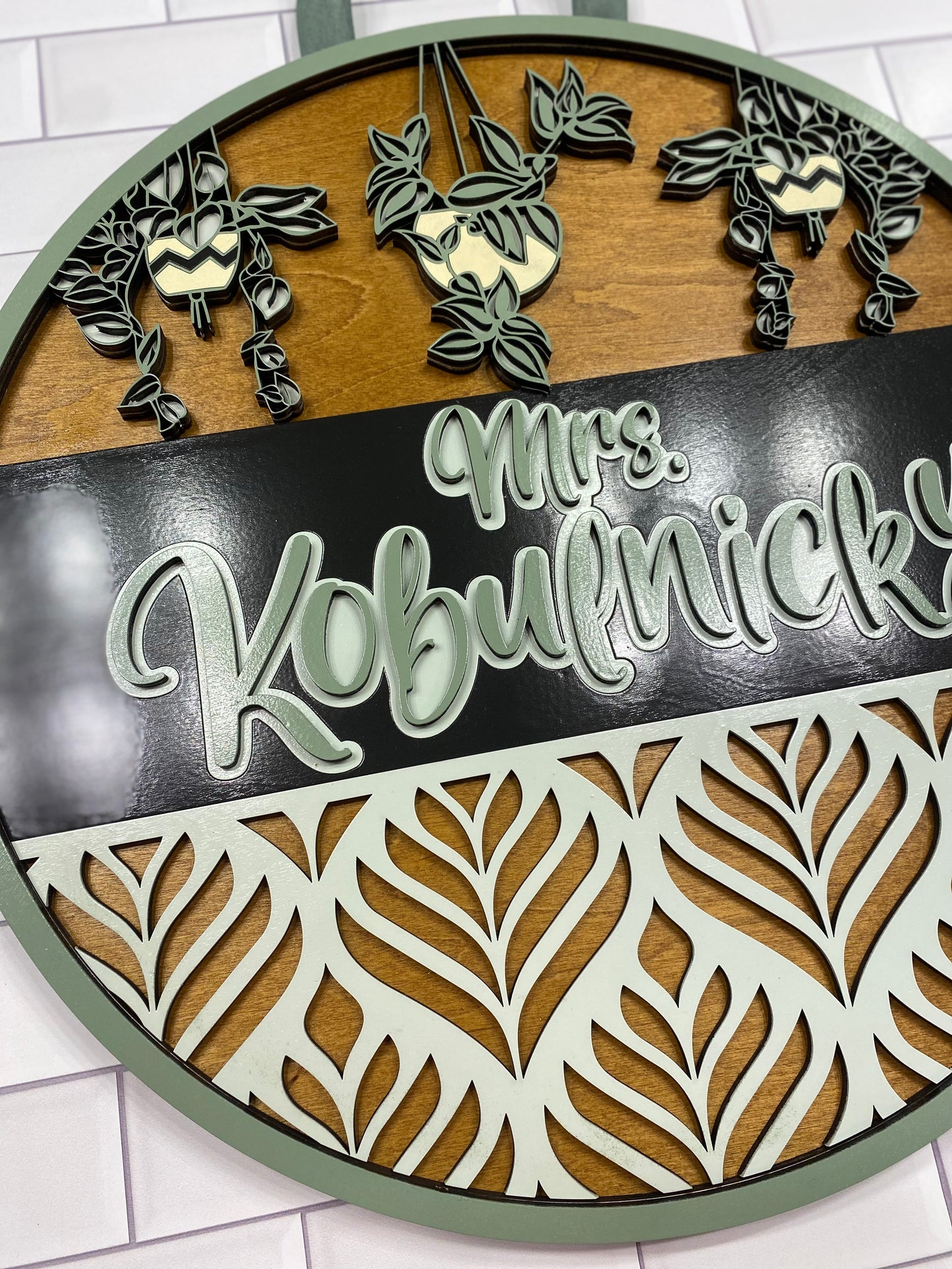 Leaf and Greet Door Hanger