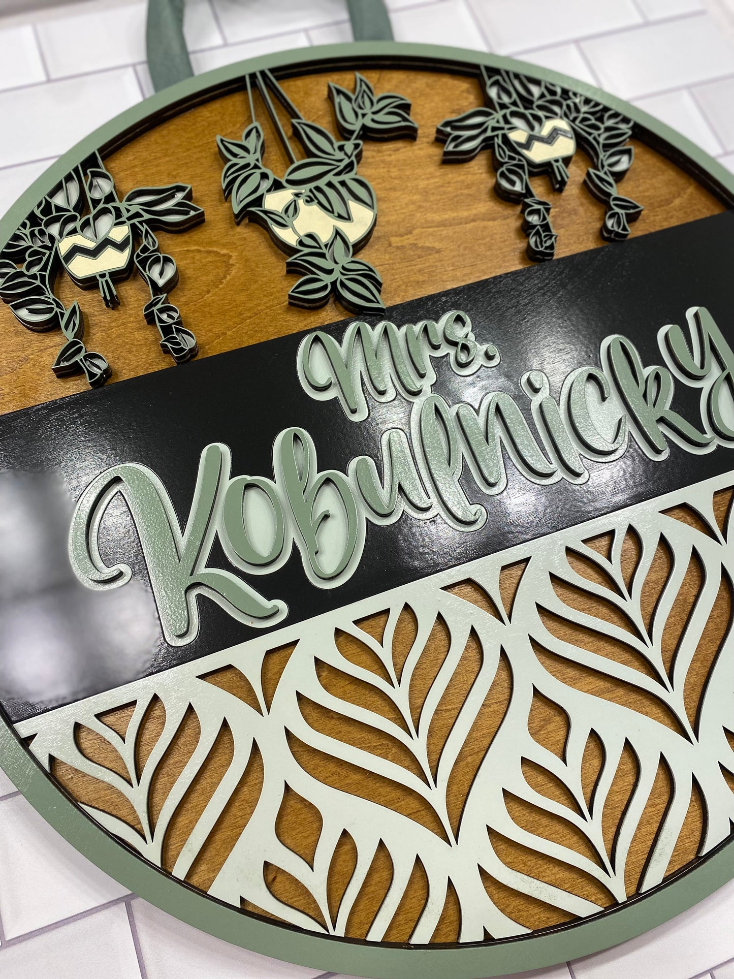 Leaf and Greet Door Hanger