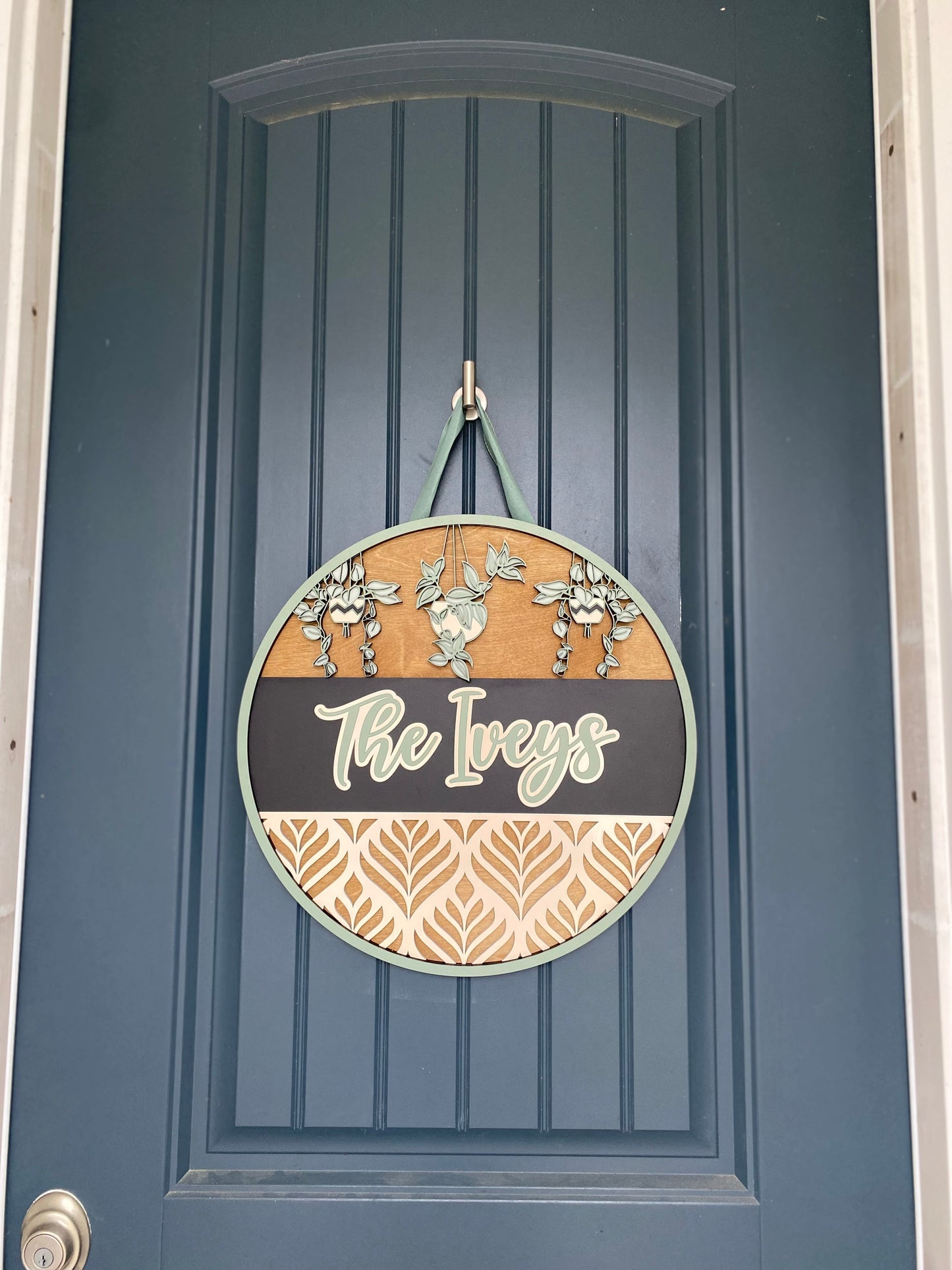 Leaf and Greet Door Hanger