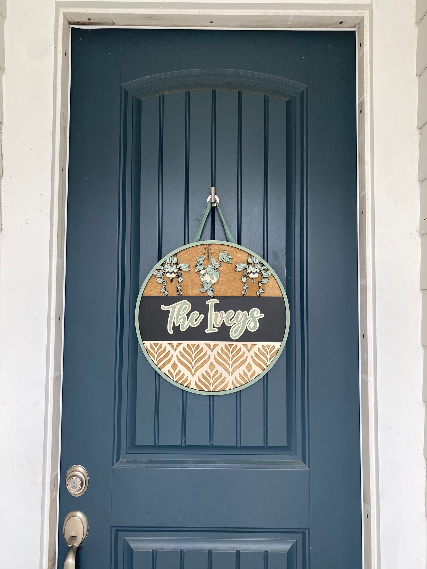 Leaf and Greet Door Hanger